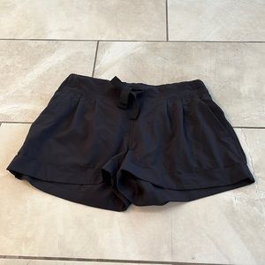 Lululemon Ribbon Drawstring Shorts sz 6